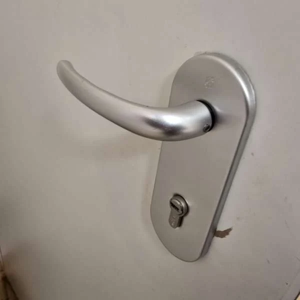 Apertura de Puerta sin Daño