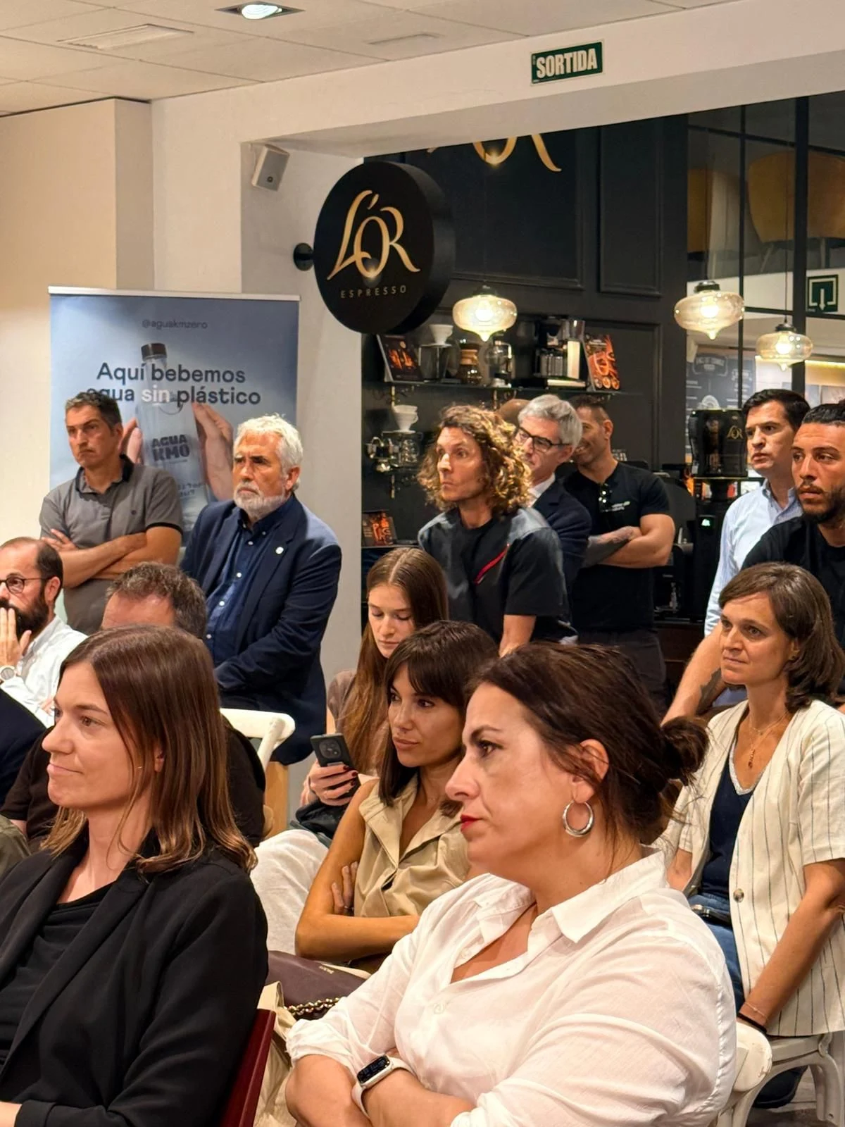 Publico asistente al exclusivo evento de Barcelona